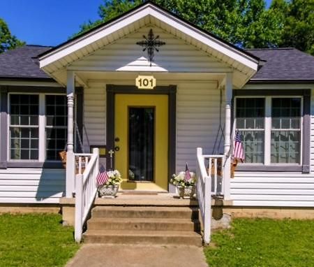 Historic Town Square Bungalow In Heart Of Brighton Atoka 外观 照片