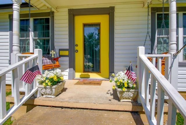 Historic Town Square Bungalow In Heart Of Brighton Atoka 外观 照片